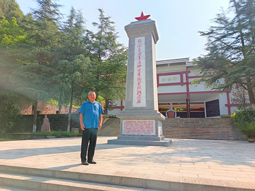 1753539025200024.jpg 2025年7月15日四川省广元市苍溪县城东南3公里处陵江镇红军村红四方面军长征出发地英烈纪念碑_副本.jpg