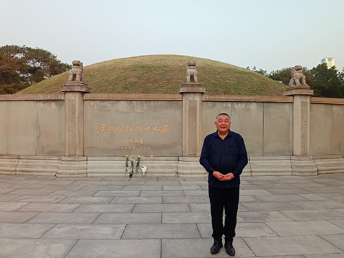 1765280353561957.jpg 2025年12月5日广州市中山二路92号的广州起义烈士陵园正门内 东侧_副本.jpg