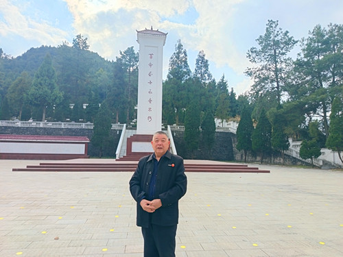 2025年12月19日贵州省黔东南苗族侗族自治州凯里市大十字街道金井村，高粮坡北山腰金泉湖畔  金泉湖烈士陵园1_副本.jpg